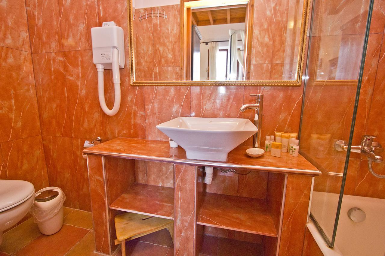 Camelot Traditional & Classic
